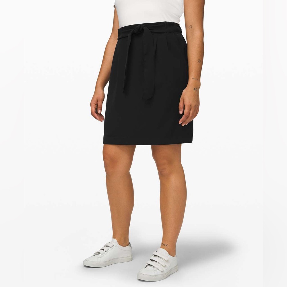 Lululemon Noir Skirt